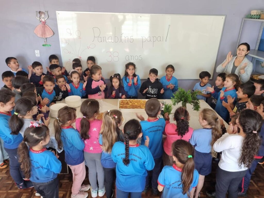21b610ad-1194-47e1-8e7e-cb8d3d397b13-1024x768 Rede Municipal de Ensino Celebra o Aniversário do Papai do Método Iracema Meireles - A Casinha Feliz!