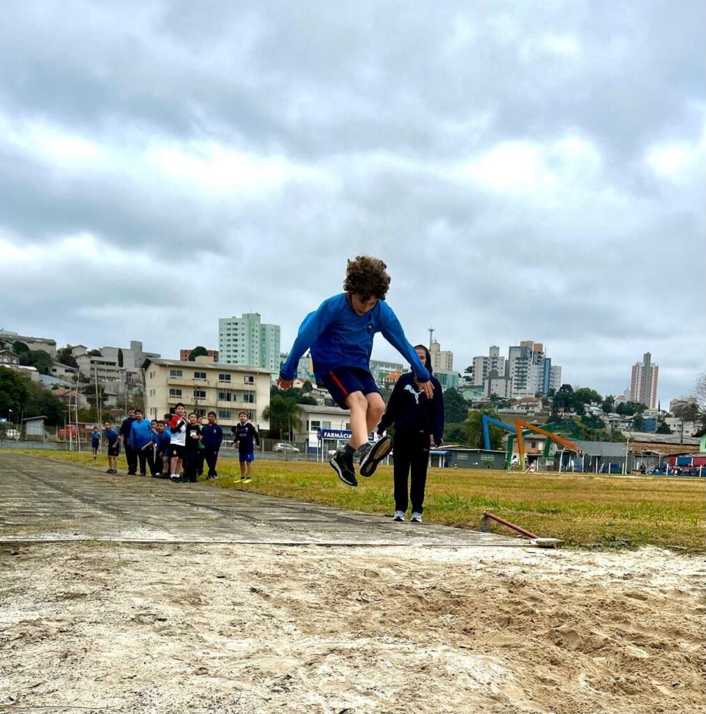 00d17d29-3c52-4d85-aad5-d2312aec5b97-1012x1024 Esporte, Energia e Emoção: Vereda dos Trevos em Ritmo de Atletismo!