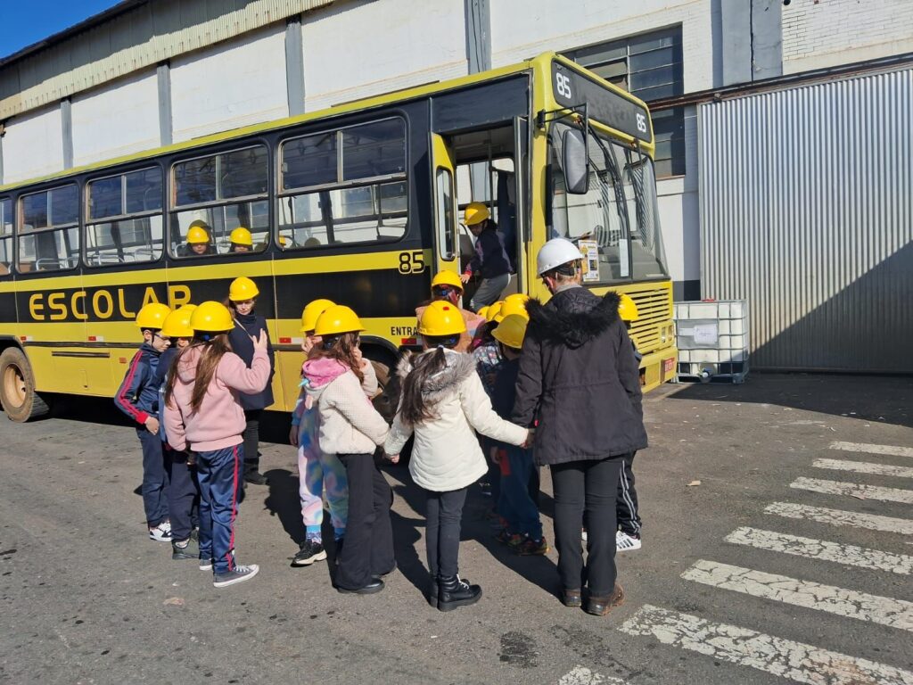 4d61db5d-7855-4416-95db-a33dccf858b3-1024x768 Estudantes da EMEB Alto Bonito realizam visita de estudos à empresa Primo Tedesco!