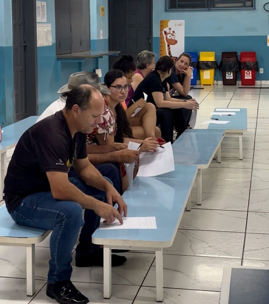 WhatsApp-Image-2025-11-25-at-16.22.39-1-906x1024 Escola de Pais e Mães encerra ciclo de encontros e prevê novas atividades para o próximo ano %image