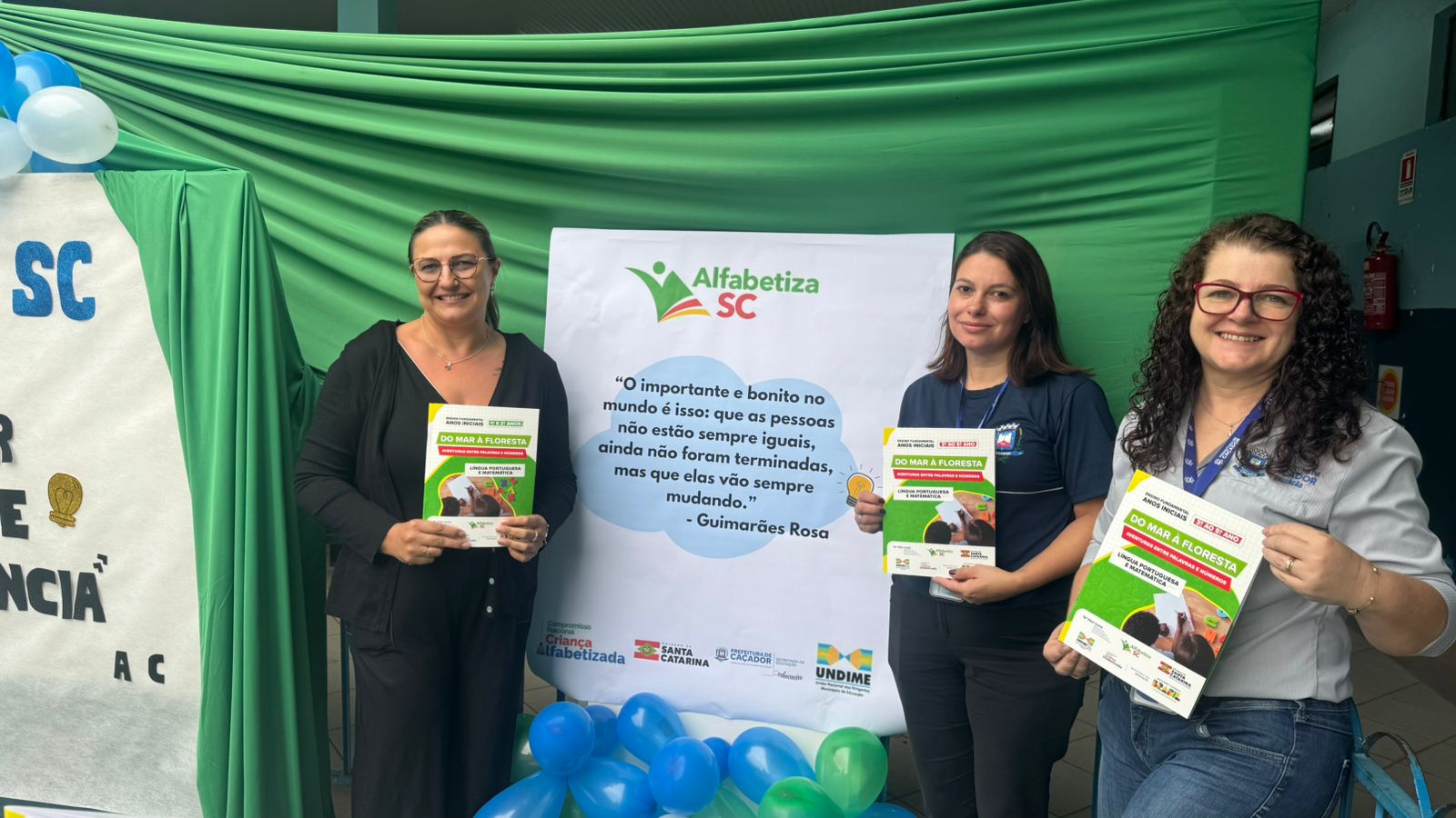 WhatsApp-Image-2026-02-23-at-11.25.53-2 Estudantes da rede municipal de Caçador recebem cartilhas do Alfabetiza SC %image