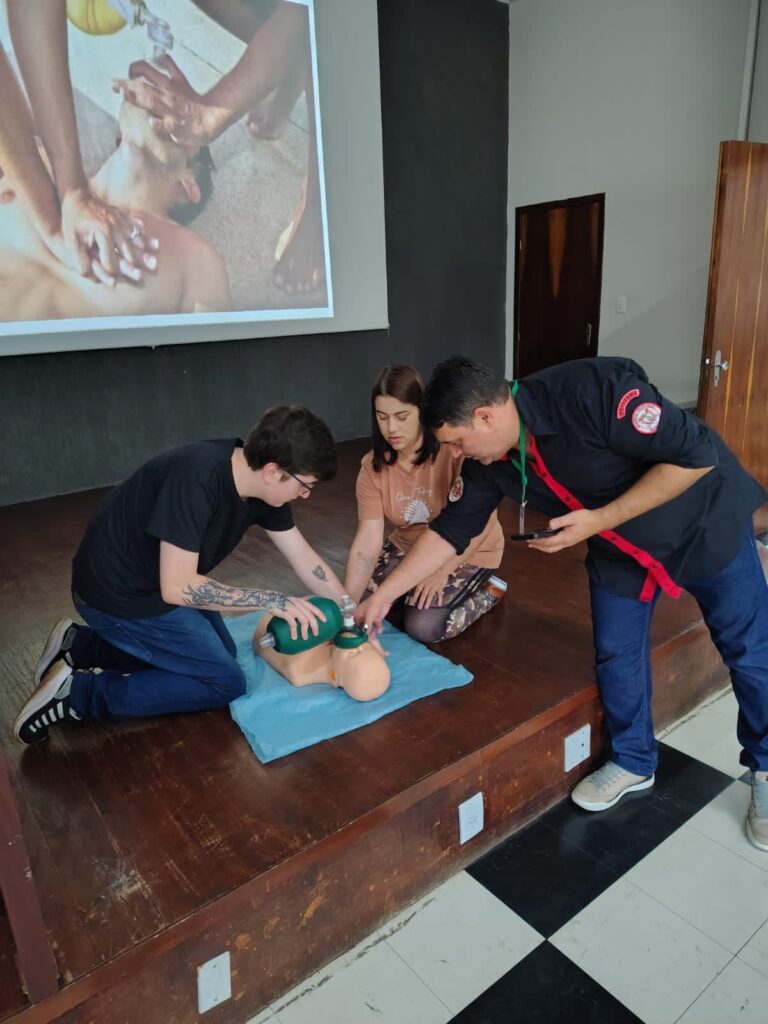 WhatsApp-Image-2026-03-13-at-11.05.19-1-768x1024 Lei Lucas em Prática: Educadores de Caçador participam de curso de Primeiros Socorros %image