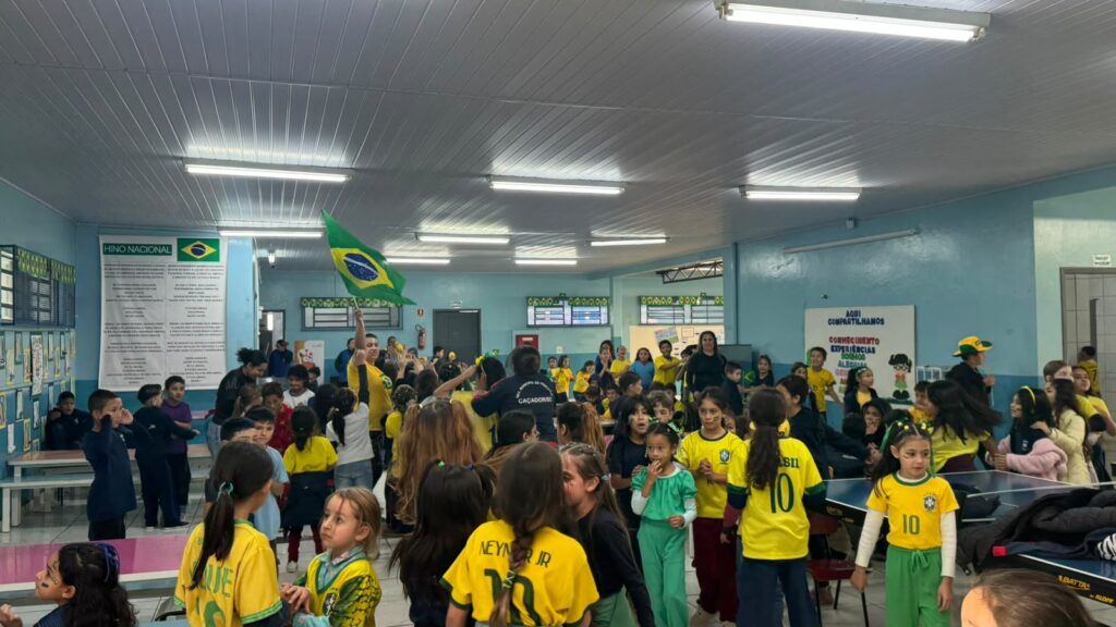 WhatsApp-Image-2026-06-12-at-16.00.49-1024x576 ESCOLAS MUNICIPAIS ENTRAM NO CLIMA DA COPA DO MUNDO COM ATIVIDADES E MUITA CRIATIIVIDADE! %image