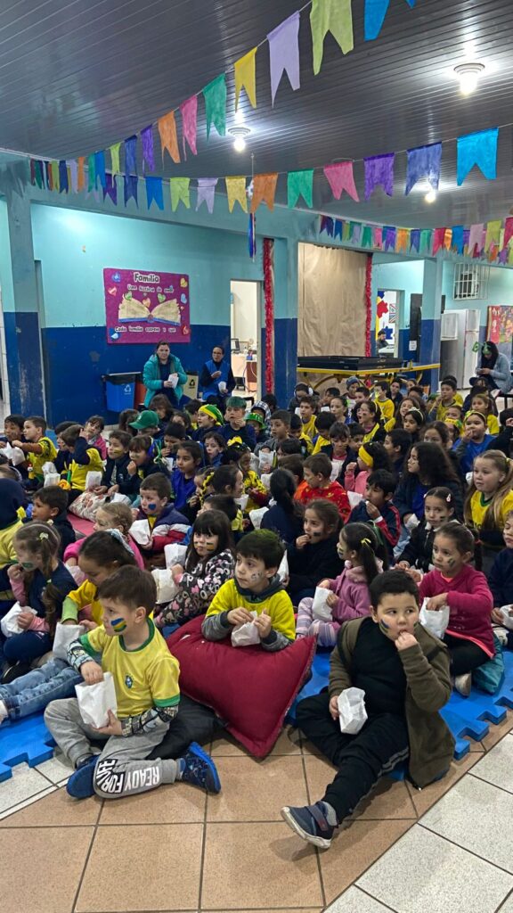 WhatsApp-Image-2026-06-29-at-14.16.53-2-576x1024 Escolas Municipais entram no clima da Copa %image