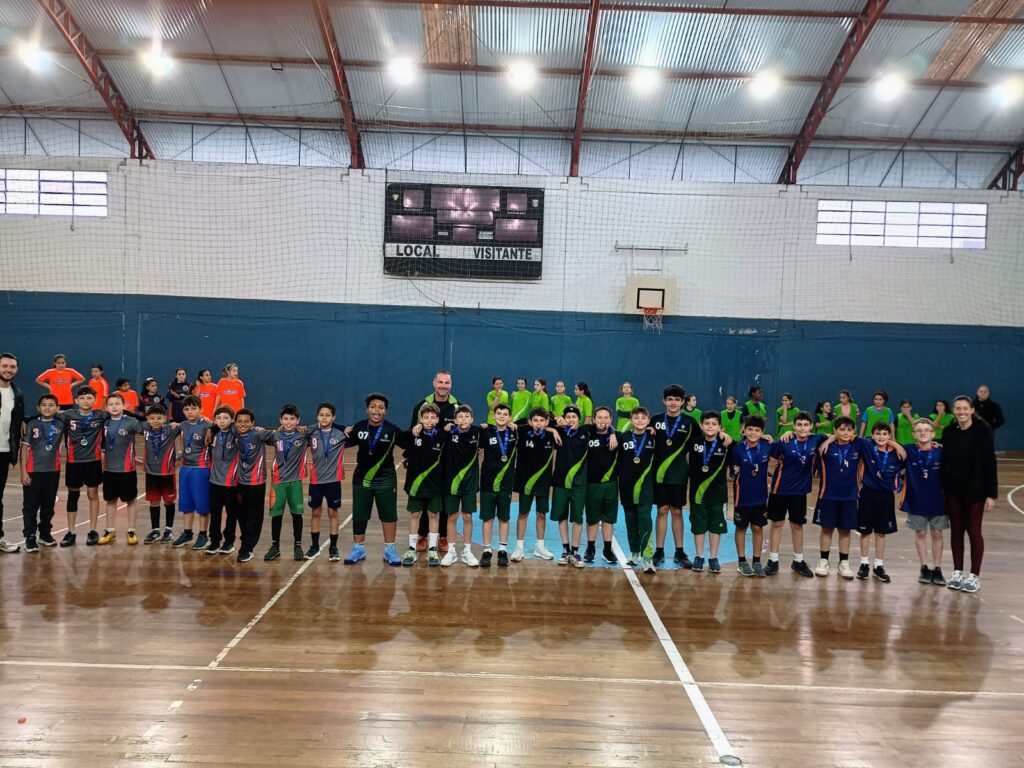 WhatsApp-Image-2026-08-07-at-14.20.27-1-1024x768 Escolas municipais se destacam nas Mini Olimpíadas de Basquetebol %image