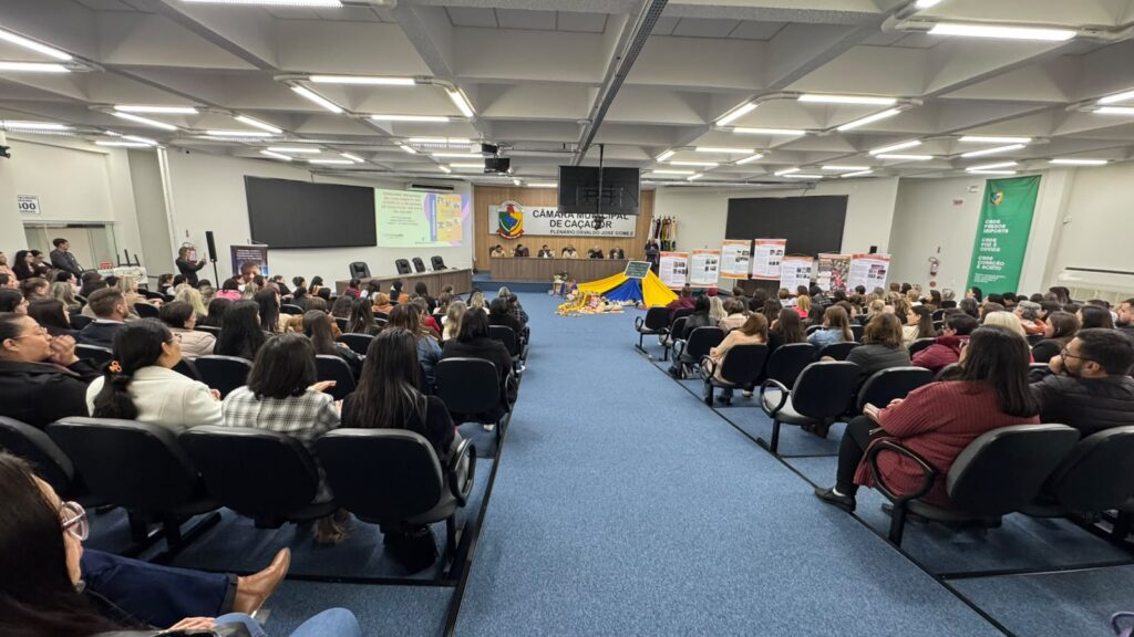 WhatsApp-Image-2026-08-26-at-15.18.13-1024x576 Seminário reúne profissionais para apresentação do novo Currículo Regional da Educação Infantil da AMARP %image