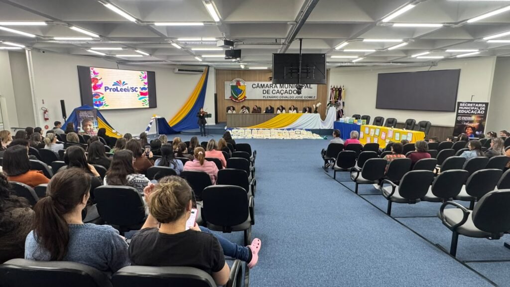 WhatsApp-Image-2026-10-20-at-13.32.52-1024x576 Seminário ProLEEI fortalece formação de profissionais da Educação Infantil em Caçador %image